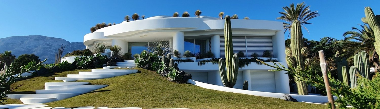 Luxusvilla - Ihr Wohntraum an der Costa Blanca Exklusive Villa an der Costa Blanca – Begleitung beim Immobilienkauf